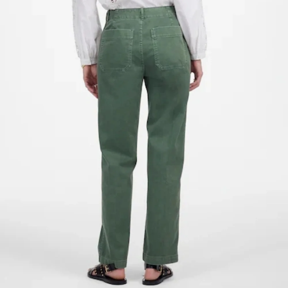 Madewell The Petite Taper-Leg Utility Pant in Garment-Dyed Twill - Picture 5 of 6